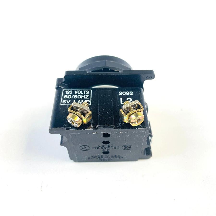 Used CUTLER HAMMER E34TB120 INDICATING LIGHT BASE UNIT 120VAC CORROSION RESISTANT
