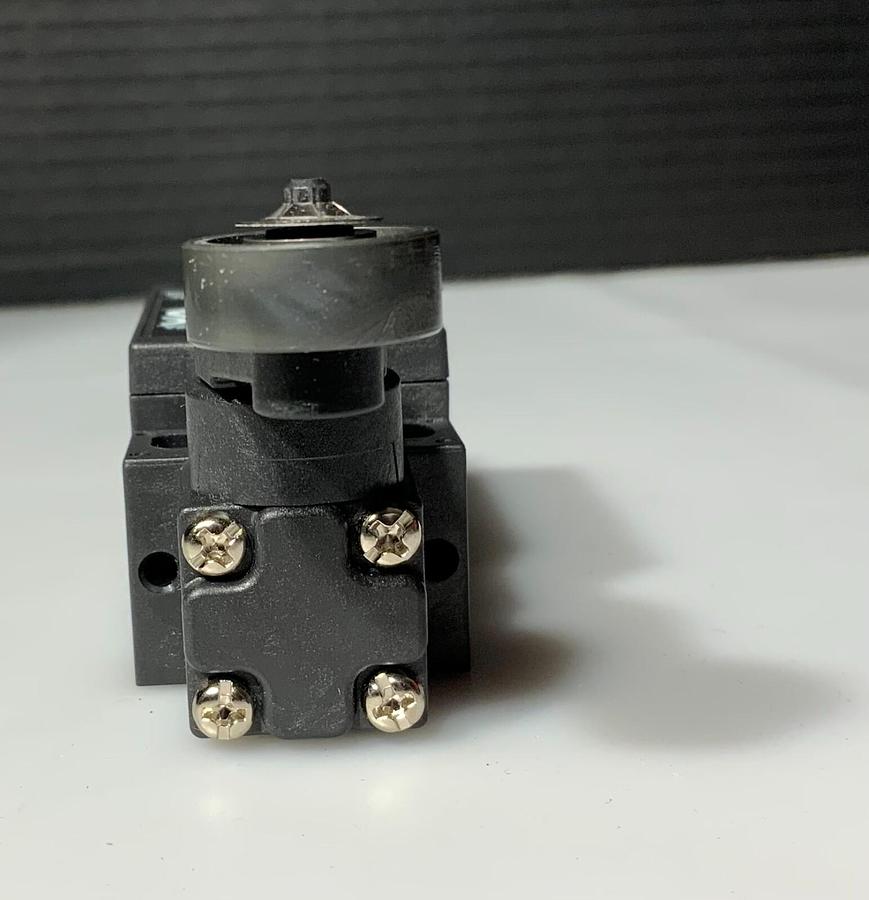 Used OMRON D4N-9120 LIMIT SWITCH ($49.99 OBO!!!)