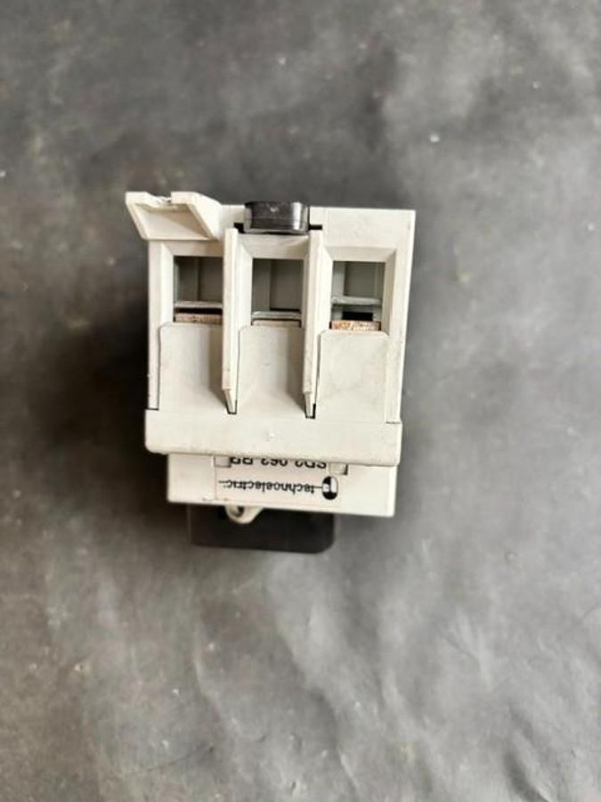 Used TECHNOELECTRIC SD2063BR DISCONNECT SWITCH