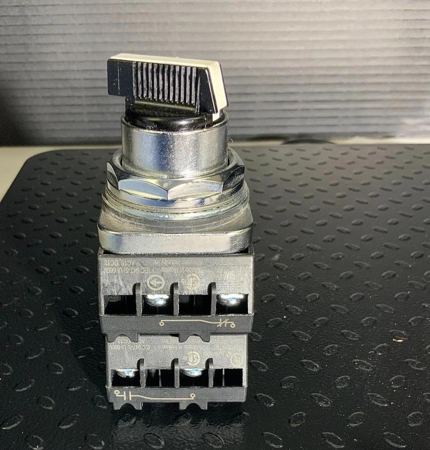 SIEMENS 52SA2HAB ($34.99/EACH OBO)