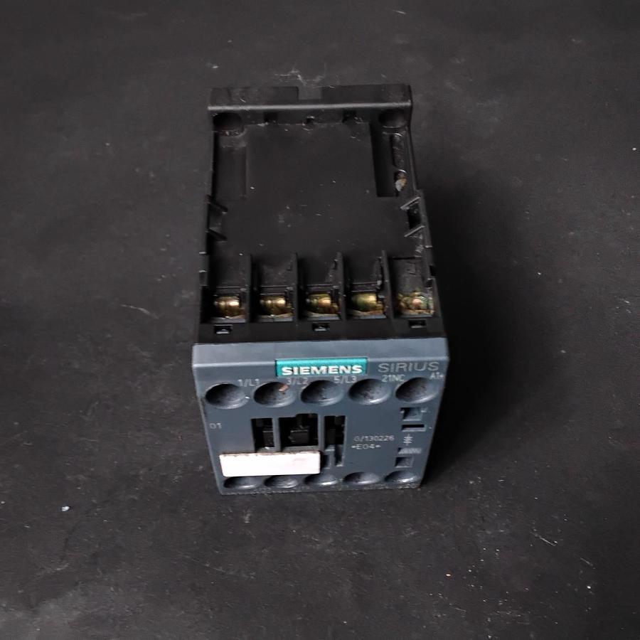 Used SIEMENS 3RT2017-1SB42 POWER CONTACTOR ($27 OBO)
