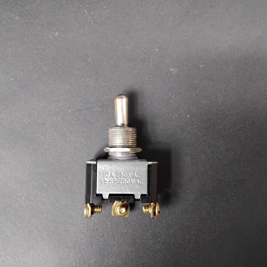 Used CARLING 250VAC 1/2 HP MINIATURE TOGGLE SWITCH ($5.50 OBO)