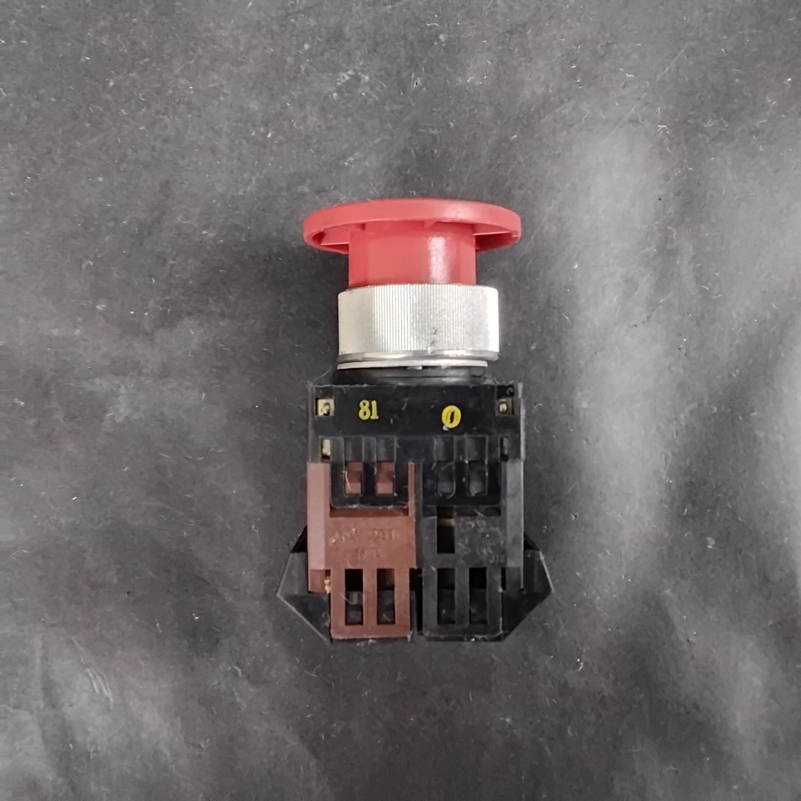 Used FUJI ELECTRIC AH22-M EMERGENCY STOP PUSHBUTTON ($17 OBO)