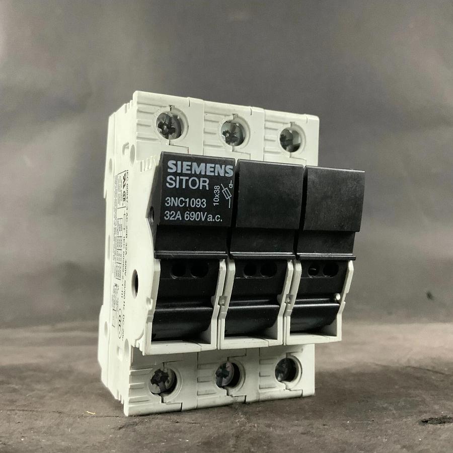 Used SIEMENS 3NC1093 ISOLATING SWITCH ($25 OBO)
