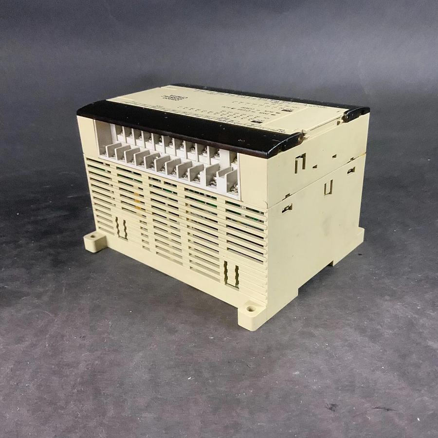 Used OMRON CPM1A-30CDR-A PROGRAMMABLE CONTROLLER ($50 OBO)