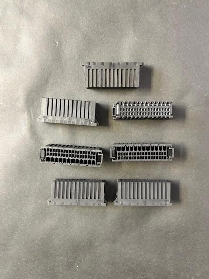 Used TE CONNECTIVITY D2/D3 AMP-1827540-1-ALT CONNECTOR 7PCS