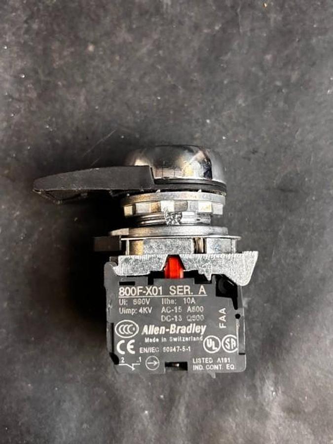 Used ALLEN BRADLEY 800F-X01 SERIES A RED PUSHBUTTON ($13 OBO)