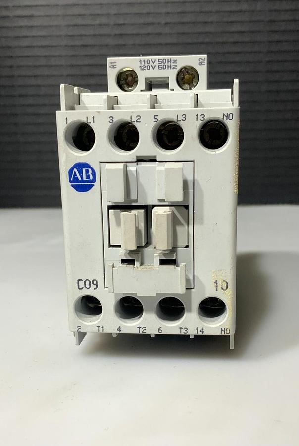 Used ALLEN BRADLEY 100-C0910A
