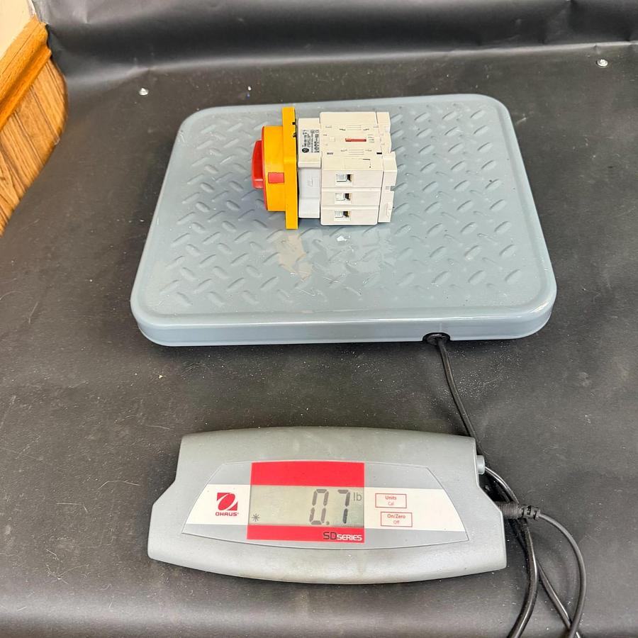 Used ALLEN BRADLEY 194E-E63-1753 DISCONNECT SWITCH ($70 OBO)