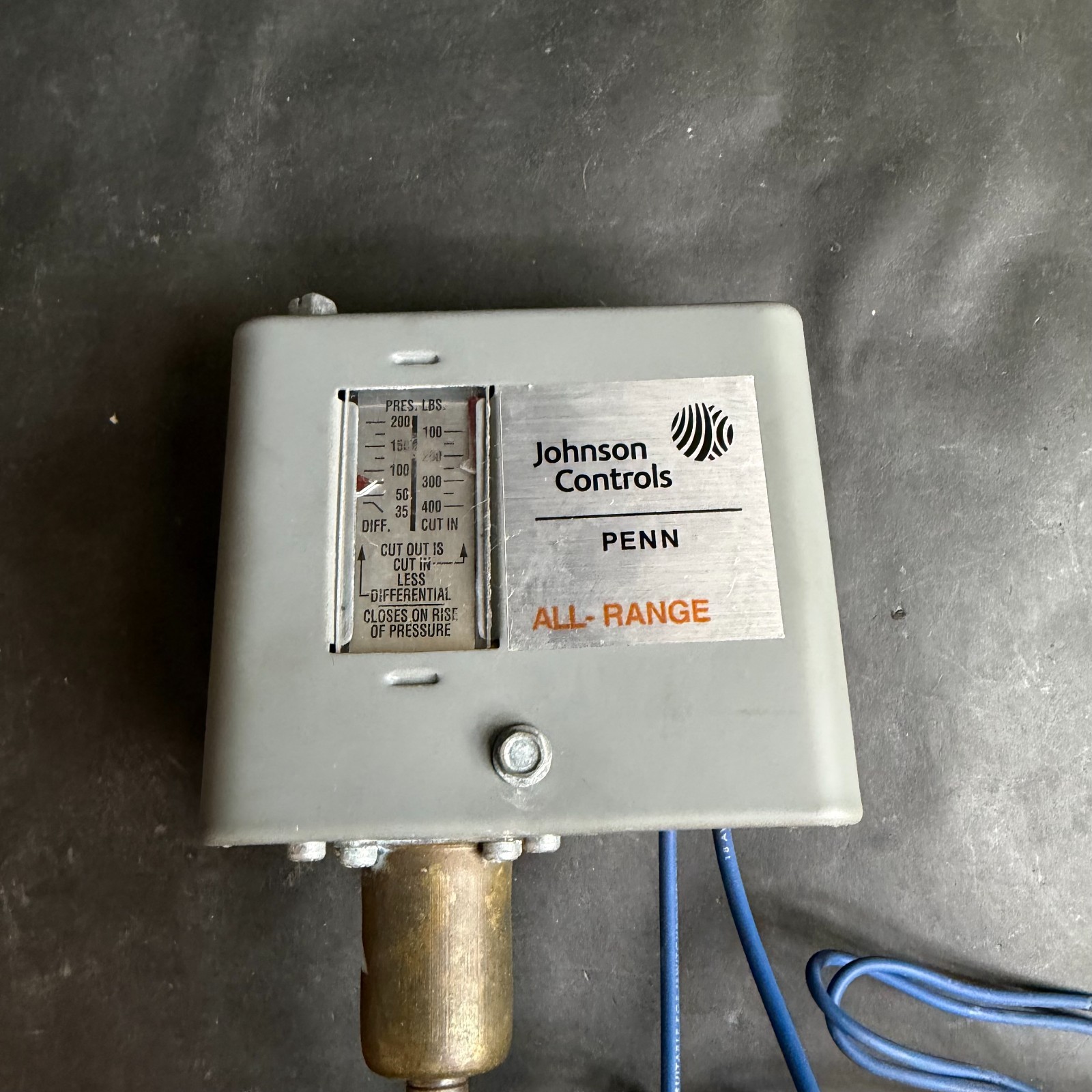 Used JOHNSON CONTROLS P70AA-118 PRESSURE CONTROL ($90 OBO)