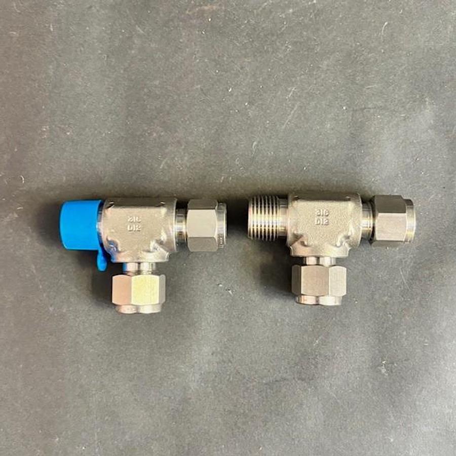 Used TYLOK 316-3CA RUN TEE FITTING 2PCS
