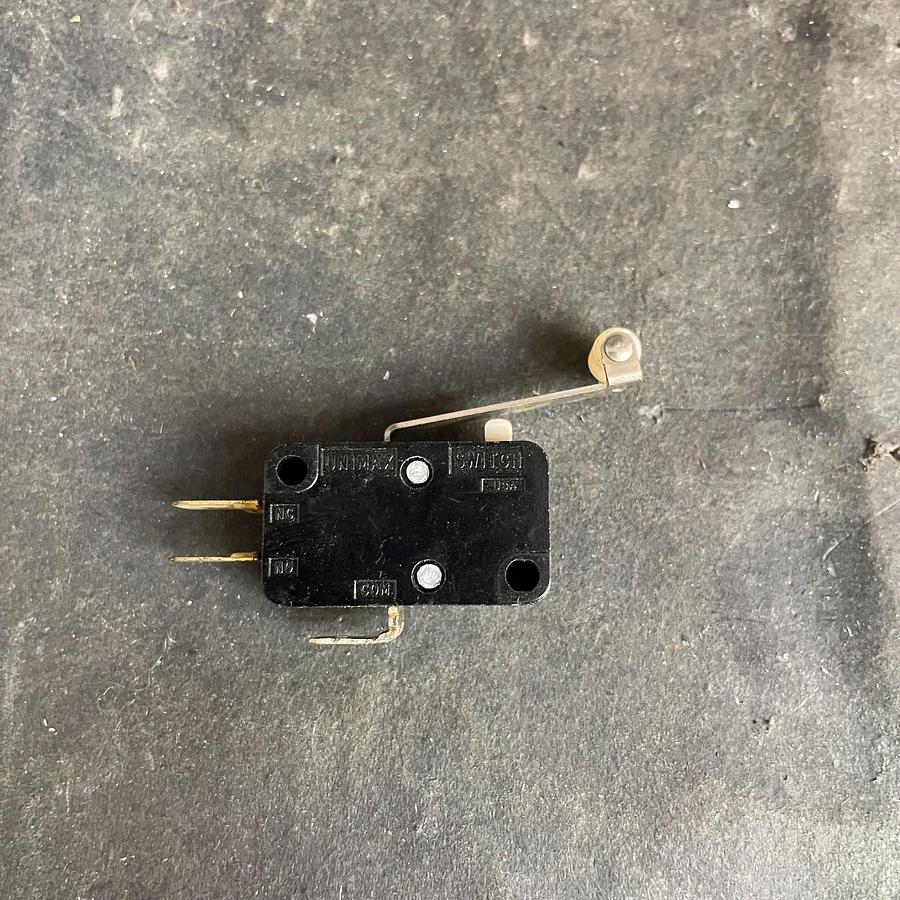Used UNIMAX 2TMA15-4 MICRO SWITCH