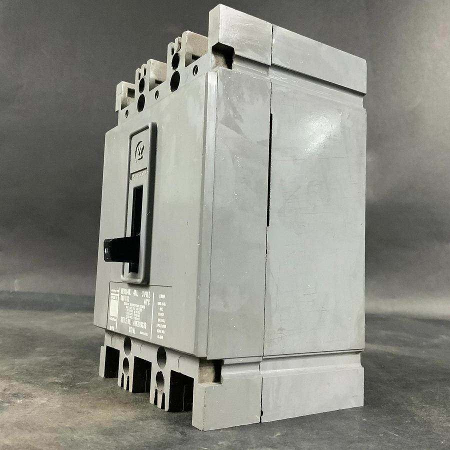 Used WESTINGHOUSE HFB3040L CIRCUIT BREAKER ($40 OBO)