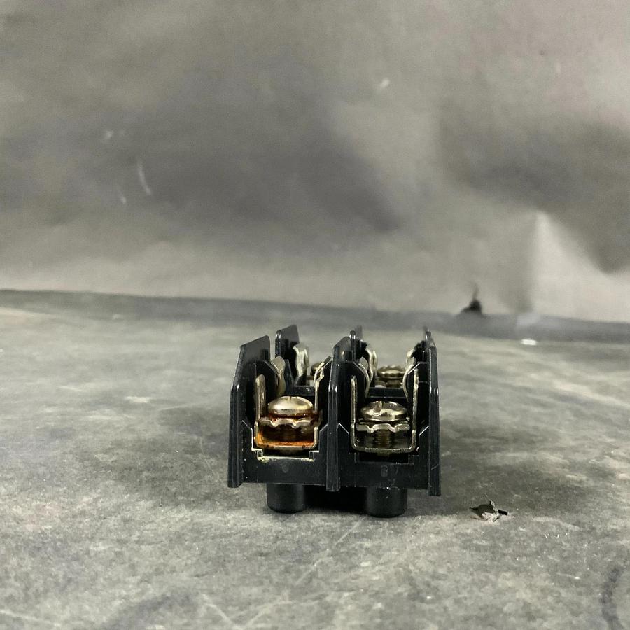 Used MARATHON 6M30A2SPQ 1 FUSE HOLDER ($8 OBO)