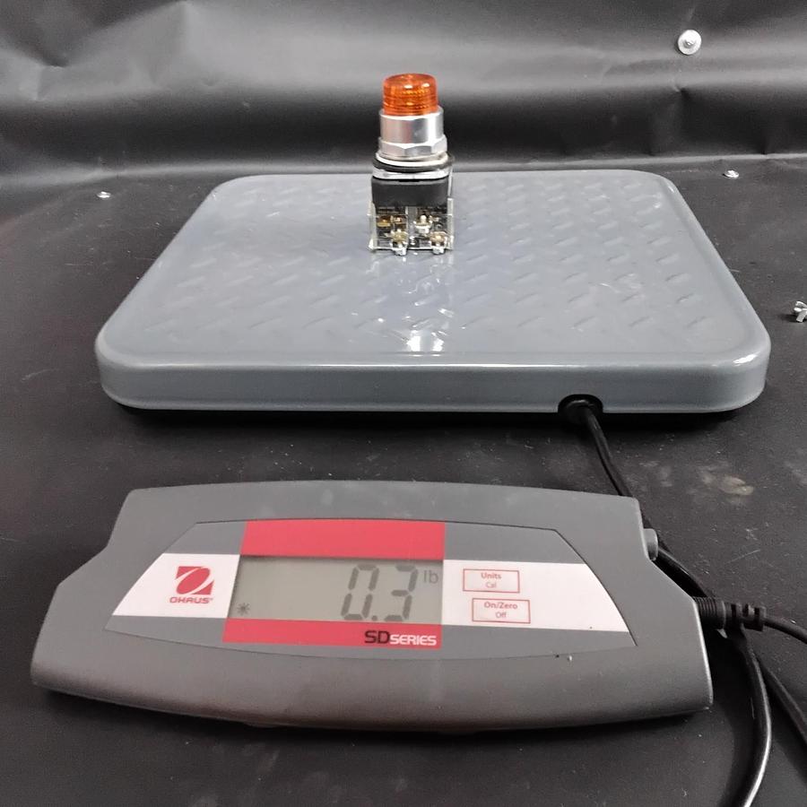 Used ALLEN BRADLEY 800T-QTH2A ORANGE PUSHBUTTON ($45 OBO)