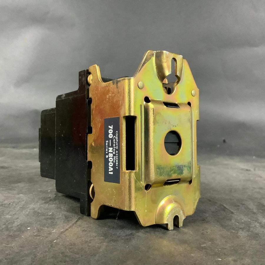 Used ALLEN BRADLEY 700-N800A1 SERIES B ($25 OBO)