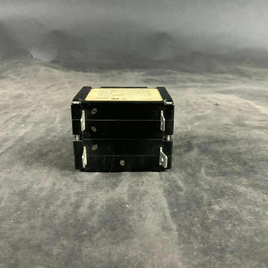 Used CARLING SWITCH - CIRCUIT BREAKER - AB2-B0-26-610-1D1-C ($30 OBO)