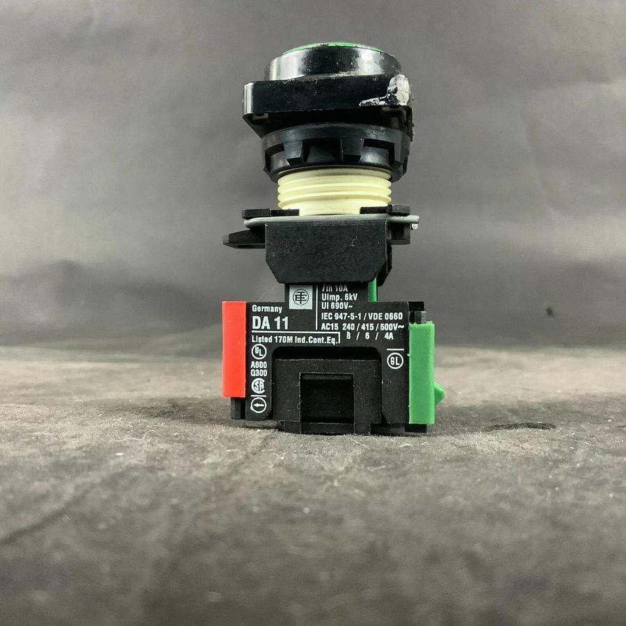 Used SCHNEIDER ELECTRIC DA11 CONTACT BLOCK ($8 OBO)