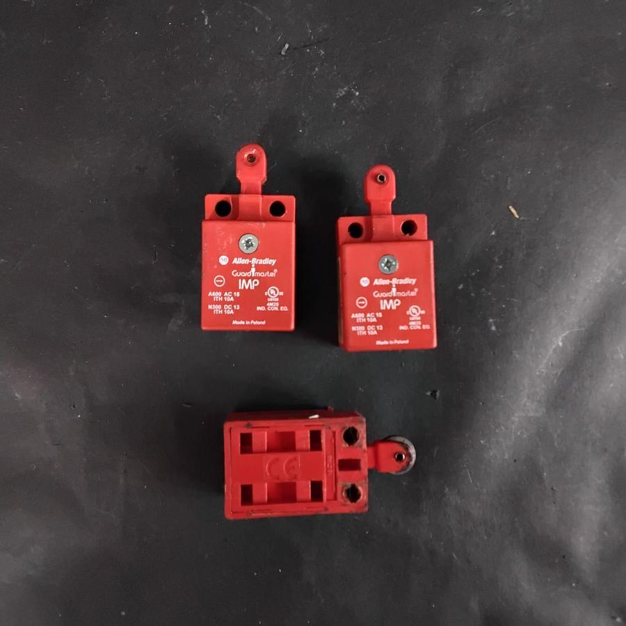 Used ALLEN BRADLEY GUARDMASTER IMP 440P-M18002 LIMIT SWITCHES-GROUP OF 3 ($20 OBO)