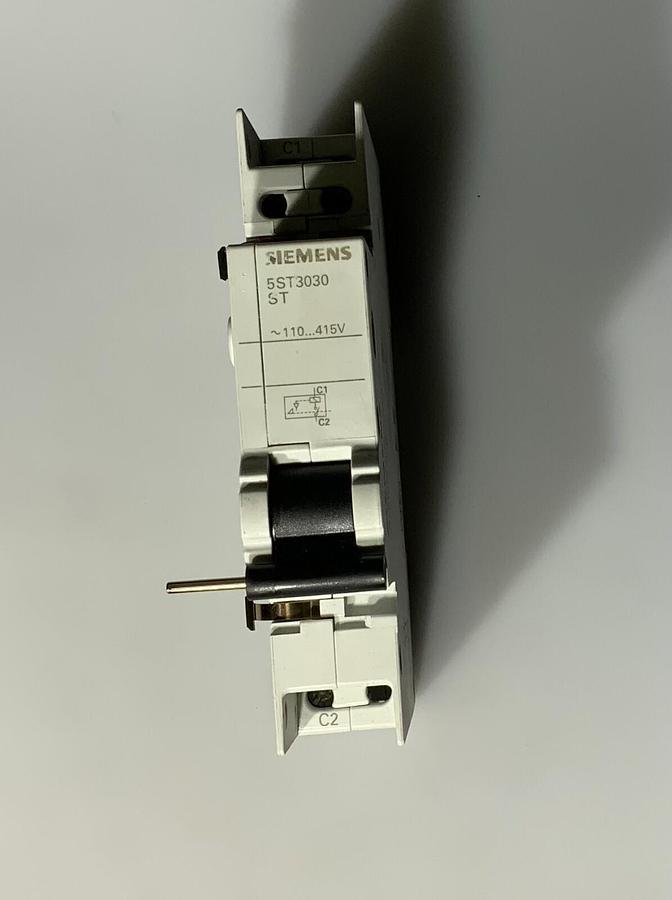 Used SIEMENS 5ST3030 ($16.99  OBO)