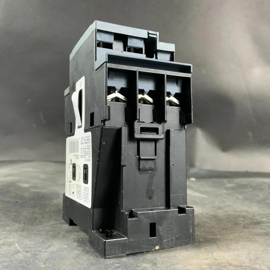 Used SIEMENS 3RT2026-1BB40 SIRIUS CONTACTOR ($20 OBO)