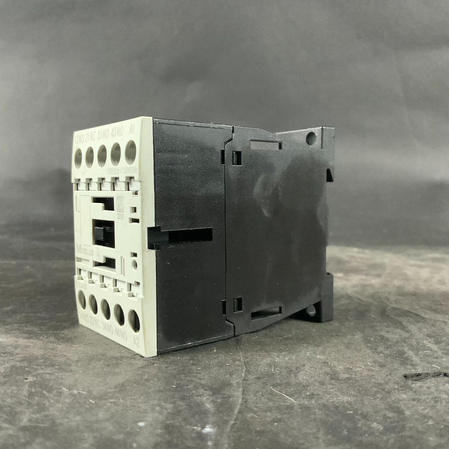 Used KLOCKNER MOELLER DIL A-31 CONTACTOR DELAY ($35 OBO)