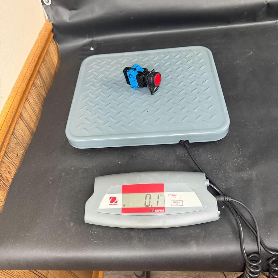 Used IDEC HW1L-M1F20QD R-24V RED PUDHBUTTON ($20 OBO)