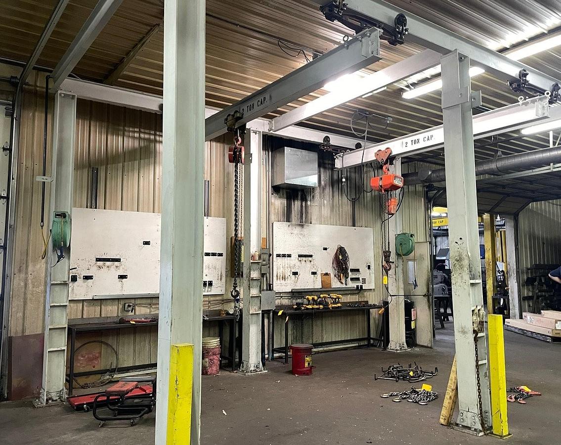 Used Freestanding Bridge Crane - 8'L x 10'W x 12'T -2 Ton Cap- (Ready to ship!)