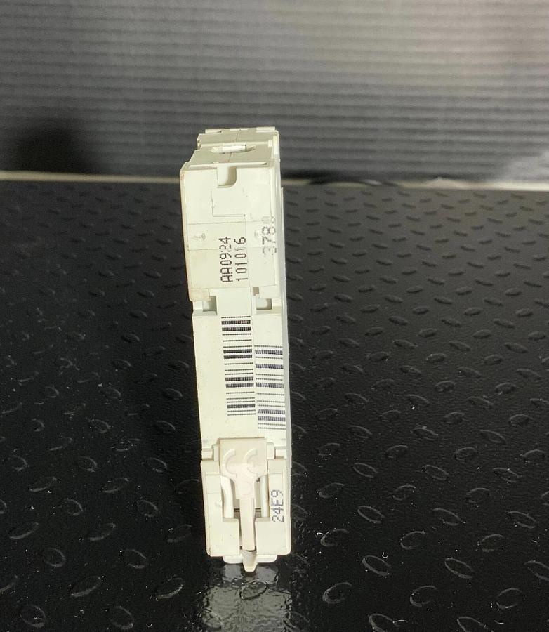 SCHNEIDER C60H ($19.99 OBO)