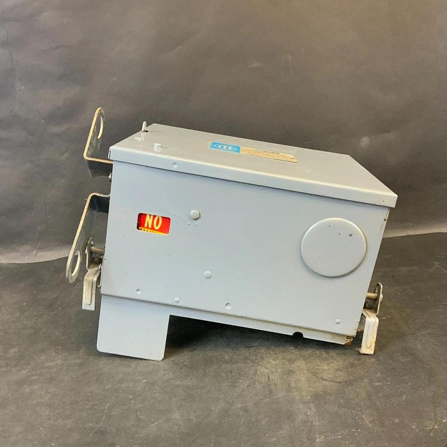 Used SIEMENS ITE U1C 4100 CIRCUIT BREAKER PLUS ENCLOSURE ($150 OBO)