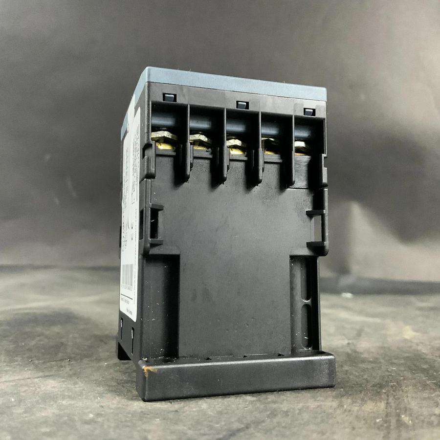 Used SIEMENS 3RH2131-1BB40 CONTACTOR ($35 OBO)