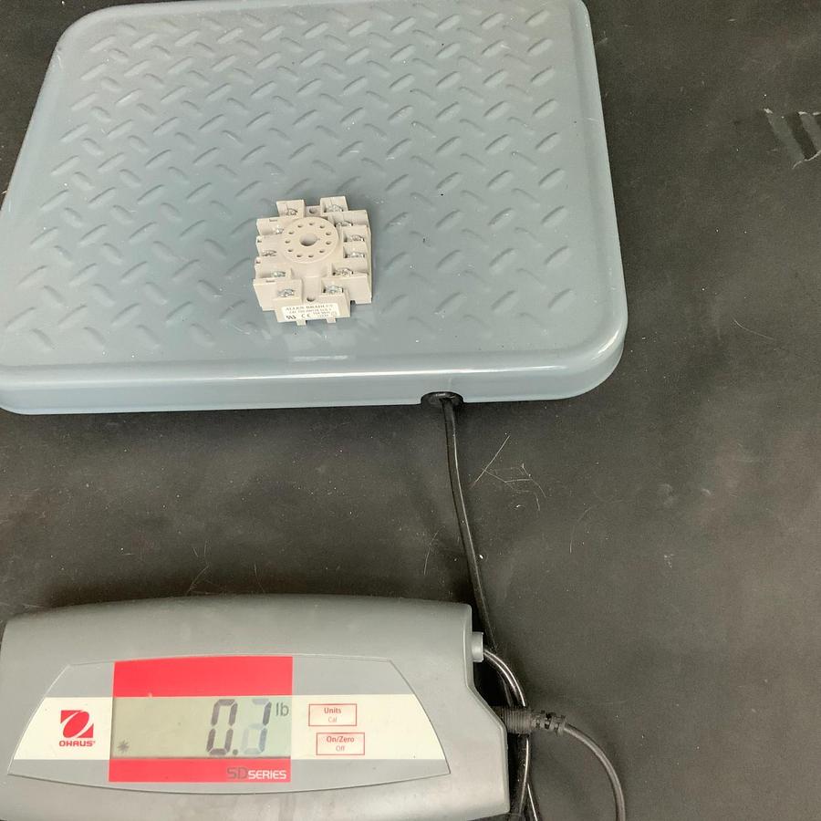 Used ALLEN BRADLEY 700-HN126 SERIES A ($5 OBO)