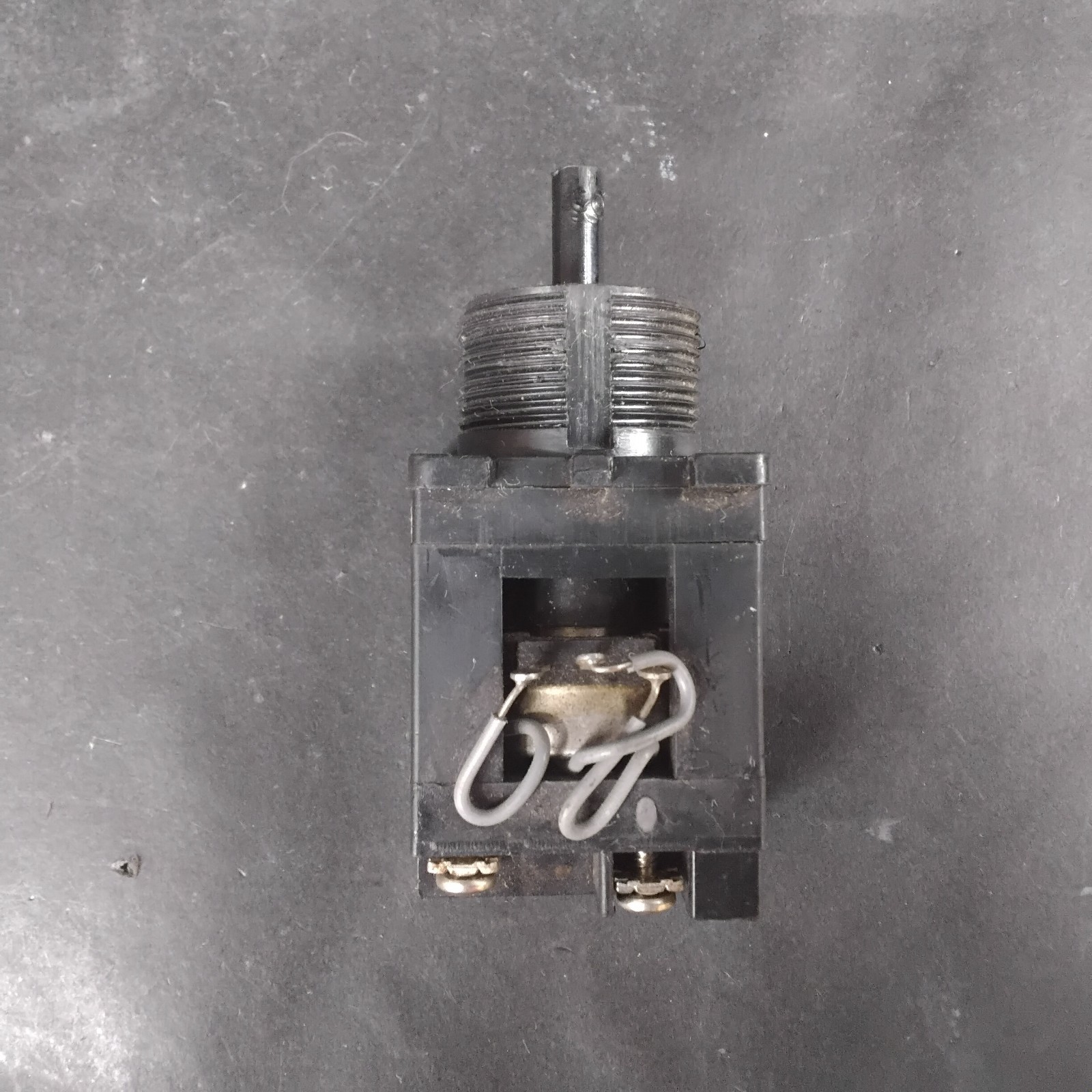 Used CONTROL CONCEPTS 5000 OHMS POTENTIOMETER ($13 OBO)