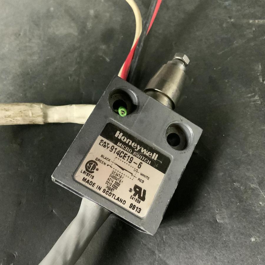 Used HONEYWELL 914CE19-6 MICRO SWITCH ($30 OBO)