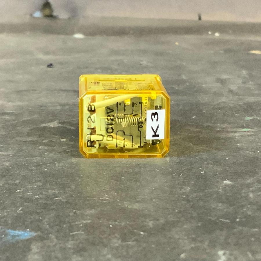 Used IDEC-RH2B-U RELAY ($6 OBO)