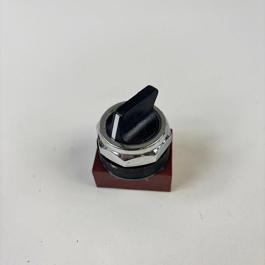 Used SIEMENS 3SB03-2MKB SELECTOR OPERATOR