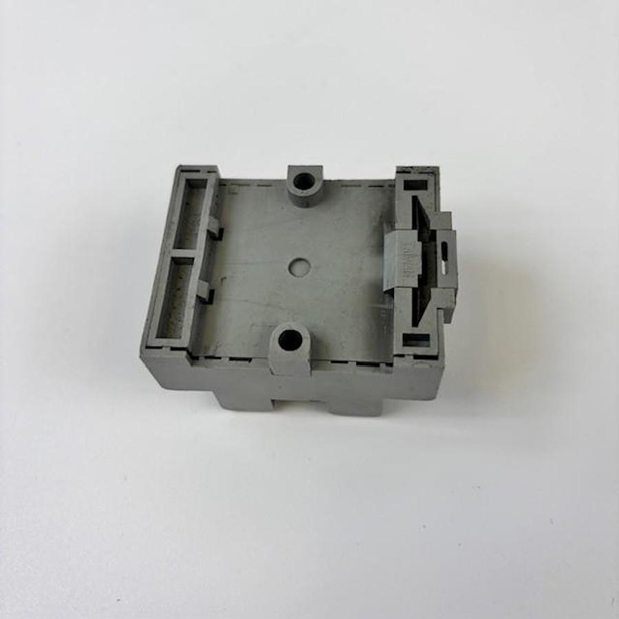Used IDEC SR3P-05 RELAY SOCKET
