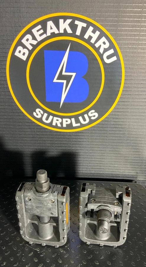 Used FAT CAT FOLDING BICYCLE PEDALS ($5/PAIR OBO)