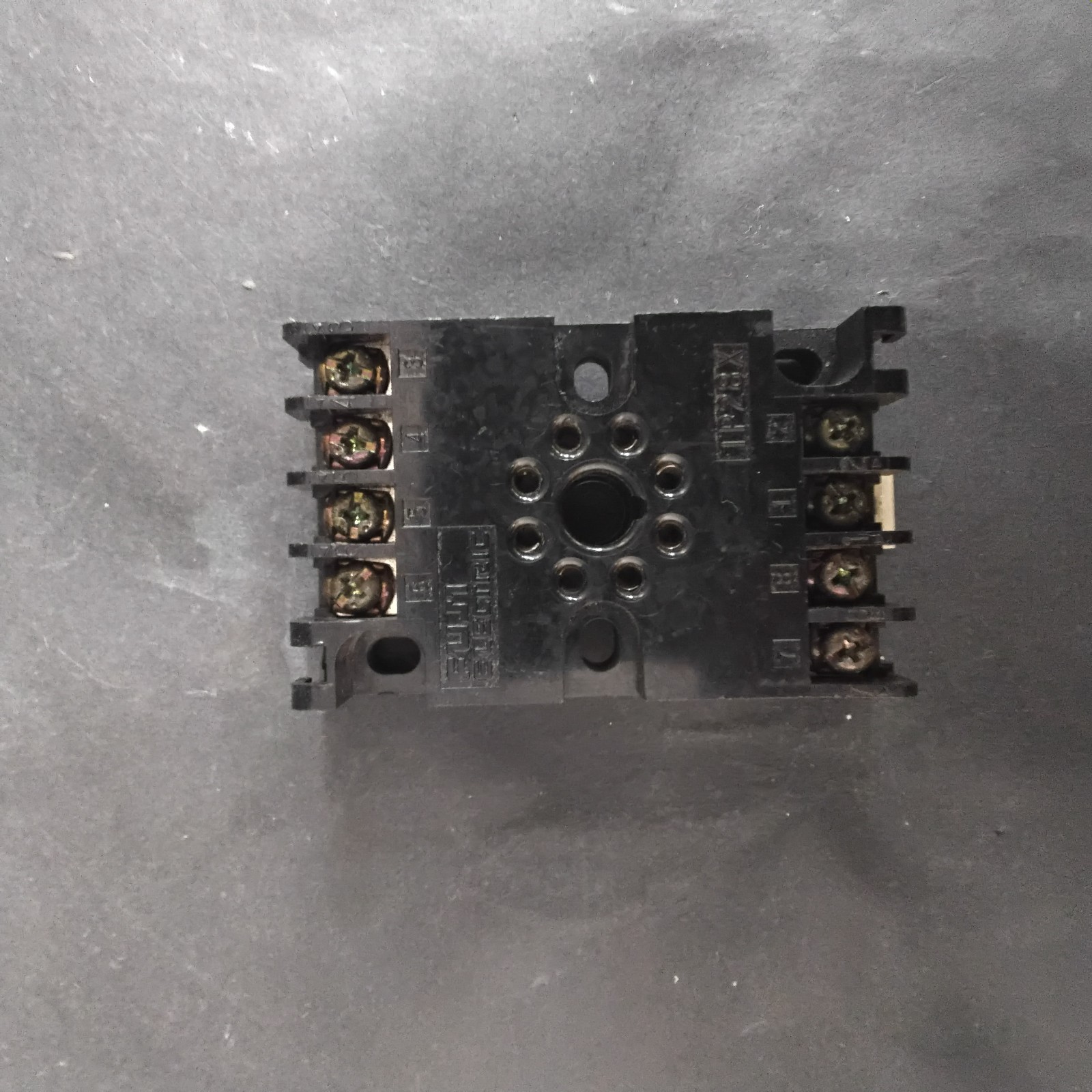 Used FUJI ELECTRIC TP28X-UL RELAY SOCKET ($11 OBO)