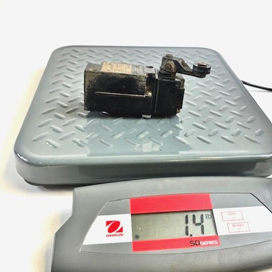Used GENERAL ELECTRIC CR215GH22 LIMIT SWITCH