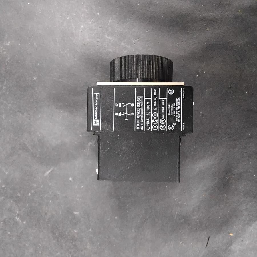 Used TELEMECANIQUE LA2-DT2 CONTACT BLOCK ($13 OBO)