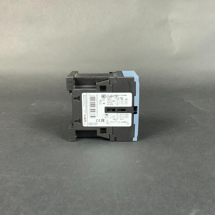 Used SIEMENS 3RT2017-2LB42 CONTACTOR ($70 OBO)