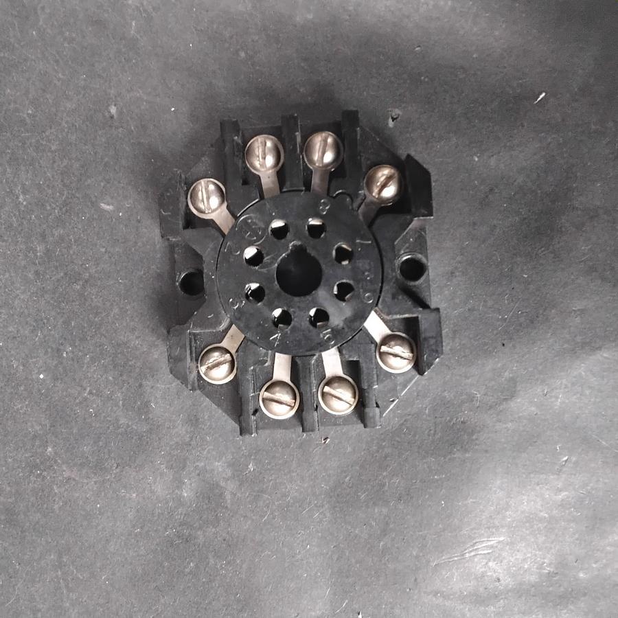 Used CUSTOM CONNECTOR RB08-R RELAY SOCKET ($10 OBO)