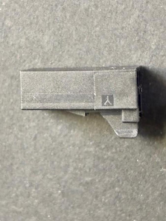 Used TE CONNECTIVITY D-2 2-1318120-3 CONNECTORS Y 10PCS