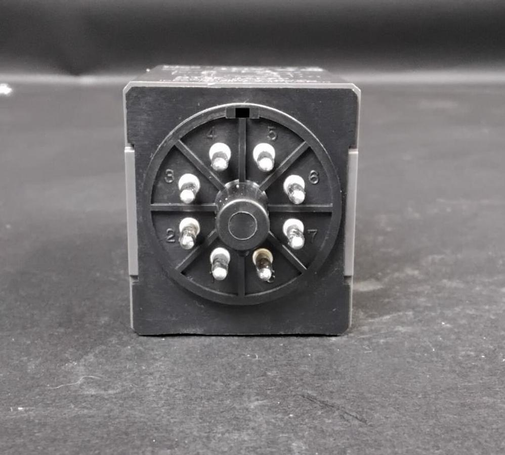Used IDEC GT3F-1AF20  TIME DELAY RELAY ($20 OBO)