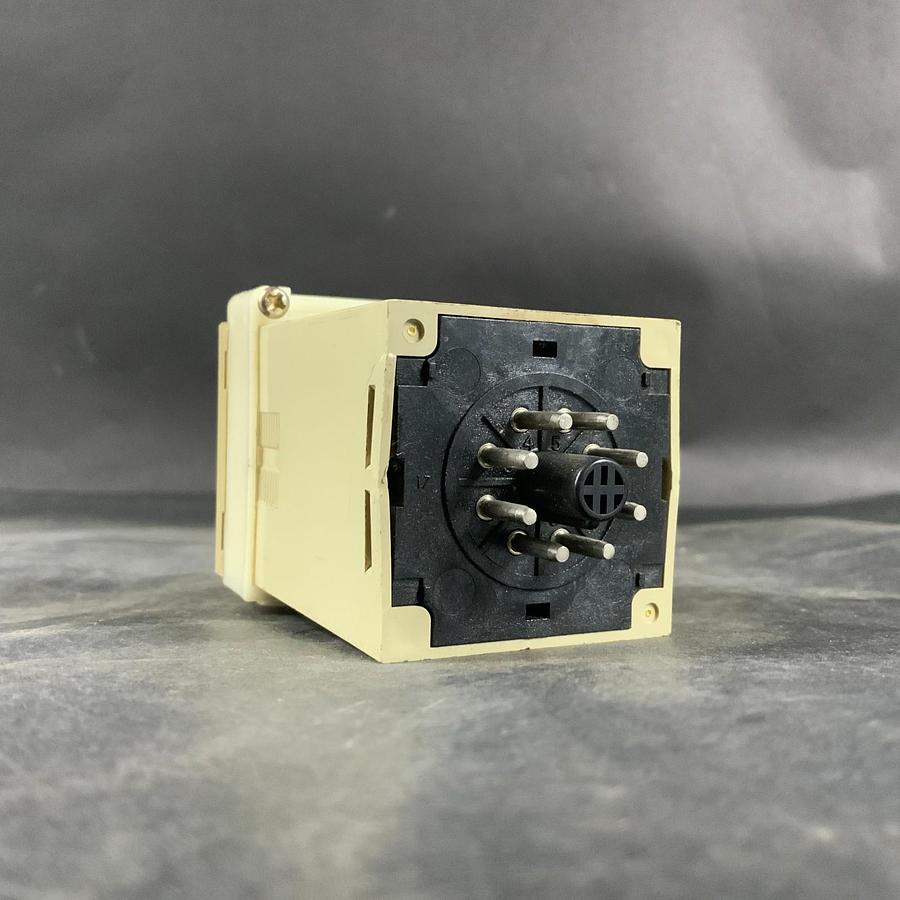 Used OMRON ESC2-R20K TEMPERATURE CONTROLLER ($25 OBO)