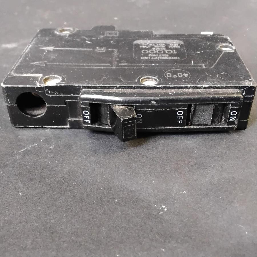 Used SQUARE D QOT2020 CIRCUIT BREAKER ($5.60 OBO)