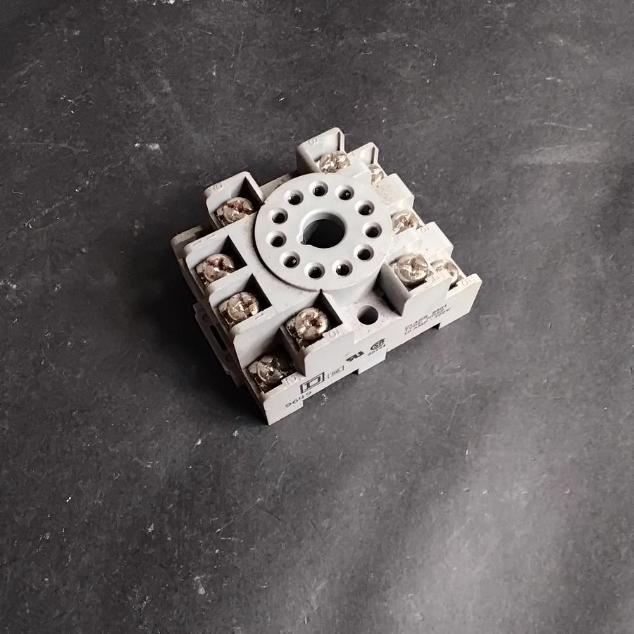 Used SQUARE D 8501-NR62 RELAY SOCKET ($10 OBO)