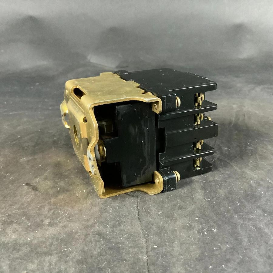 Used ALLEN BRADLEY 700-N400A1 CONTROL RELAY ($15 OBO)