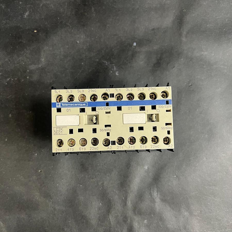 Used TELEMECANIQUE LC2K0601 REVERSING CONTACTOR ($60 OBO)